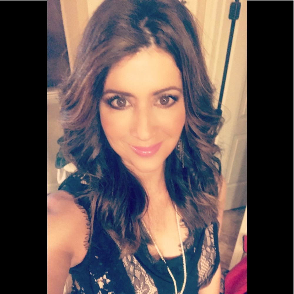 Meet your Posher, Monics